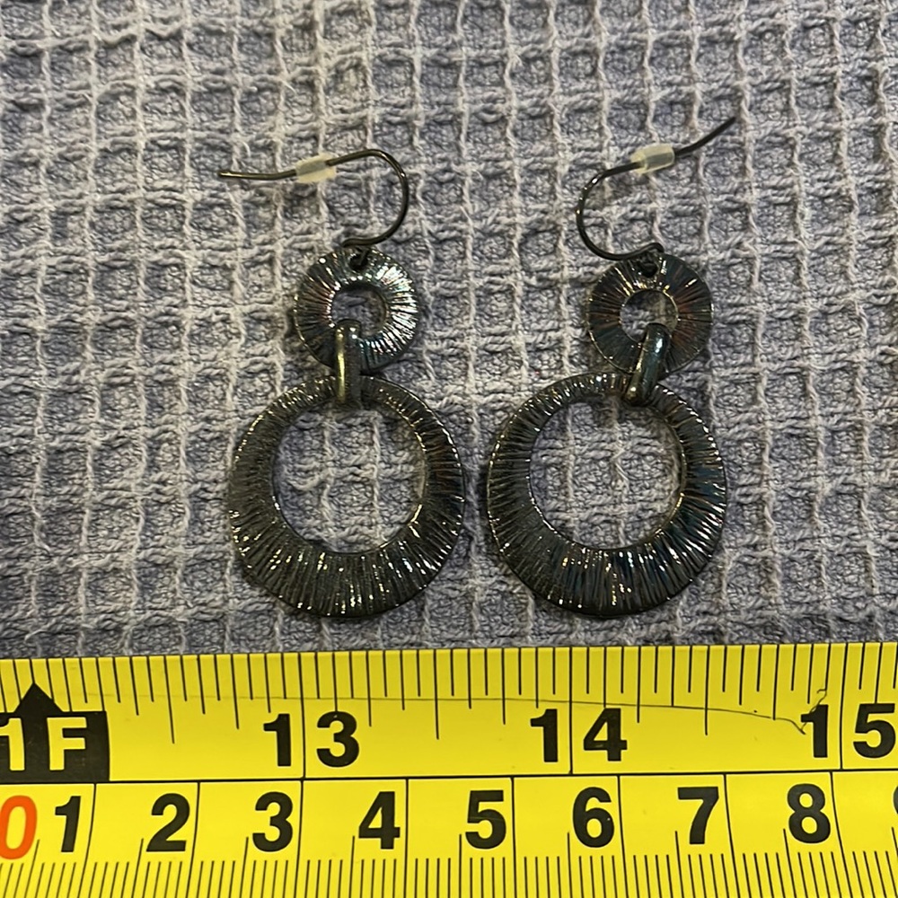 Earrings - Picture 2 of 3